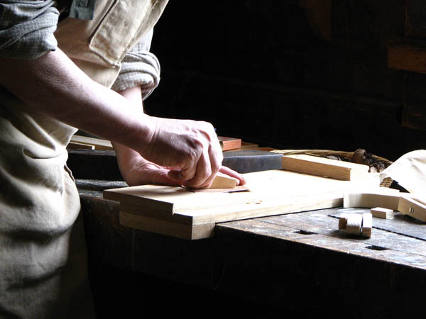 Nuestra <strong>carpintería de madera en  Santa Engracia del Jubera</strong> es una empresa de <strong>herencia familiar</strong>, por lo que  contamos con gran <strong>experiencia </strong>en la profesión.